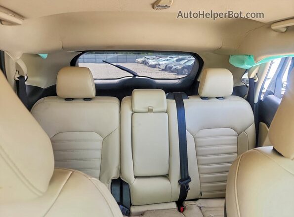 2FMPK3J95LBA93300 2020 FORD EDGE White Rear seats view