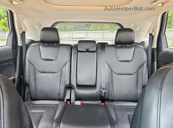 2FMPK3K80JBC27908 2018 FORD EDGE White Widok tylnych siedzeń
