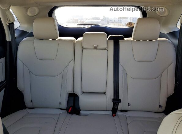 2FMPK3K82JBC55130 2018 FORD EDGE White Widok tylnych siedzeń