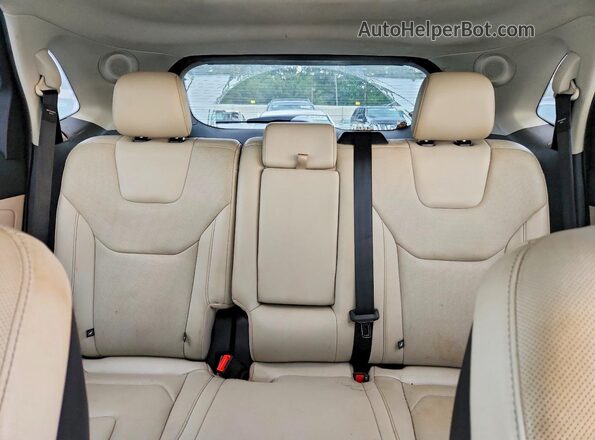 2FMPK3K87HBB34149 2017 FORD EDGE Red Rear seats view