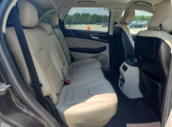 2FMPK3K94HBB53105 2017 FORD EDGE Gray Widok wnętrza z tyłu