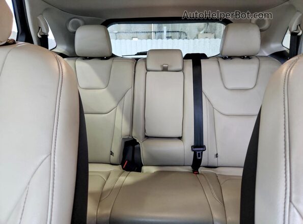 2FMPK3K98JBB75663 2018 FORD EDGE Silver Вид задніх сидінь