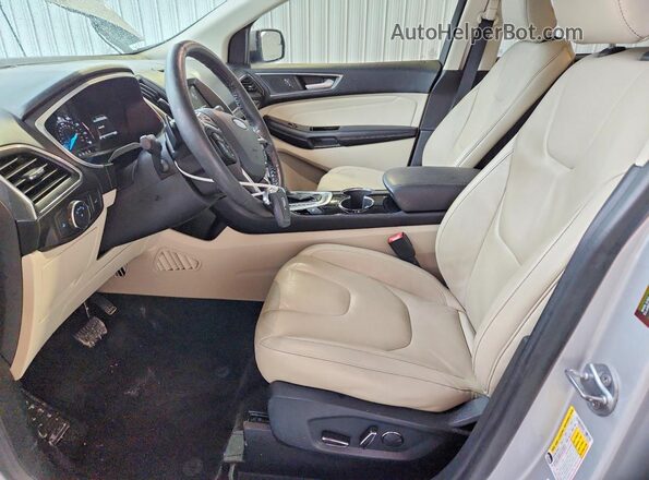 2FMPK3K98JBB75663 2018 FORD EDGE Silver Вид салону спереду