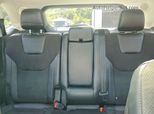 2FMPK4AP6JBB37709 2018 FORD EDGE White Vista de los asientos traseros