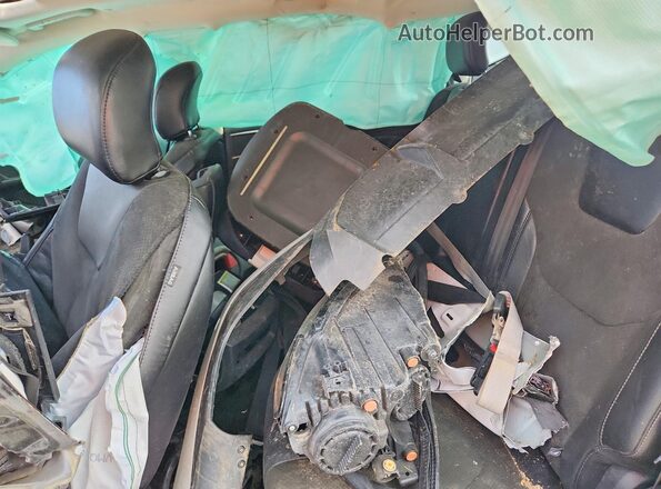 2FMPK4AP7GBC50805 2016 FORD EDGE White Vista de los asientos traseros