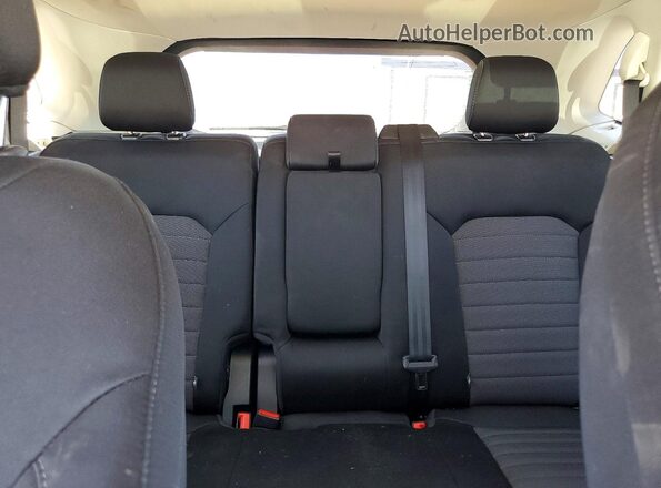 2FMPK4G97NBA17173 2022 FORD EDGE Silver Widok tylnych siedzeń