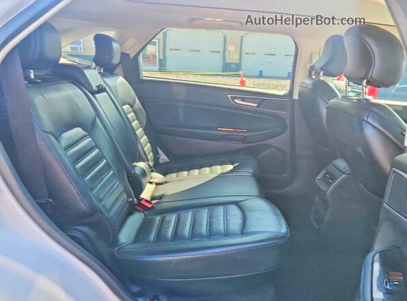 2FMPK4J81HBC18376 2017 FORD EDGE White Widok tylnych siedzeń