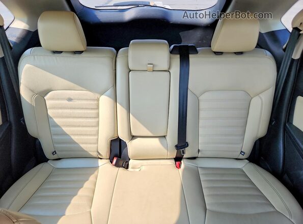 2FMPK4J85JBC51600 2018 FORD EDGE Silver Widok tylnych siedzeń