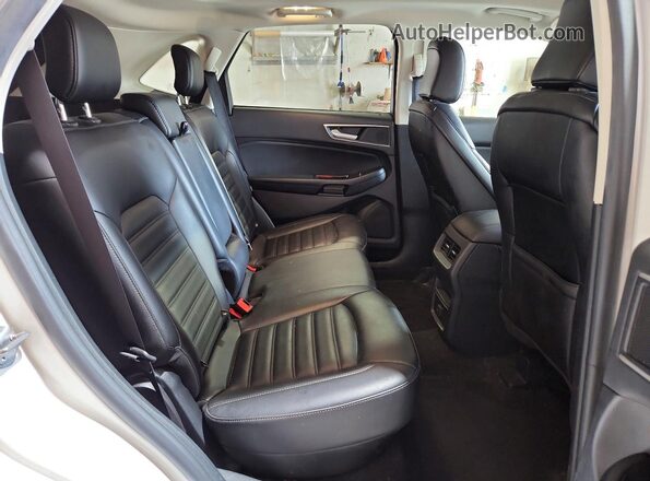 2FMPK4J90LBB46541 2020 FORD EDGE White Vista de los asientos traseros