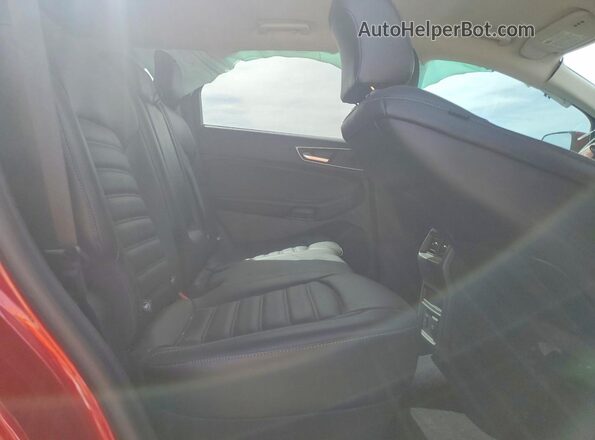 2FMPK4J90RBB07652 2024 FORD EDGE Red Widok wnętrza z tyłu