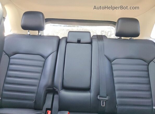 2FMPK4J92HBC56675 2017 FORD EDGE Gray Rear seats view