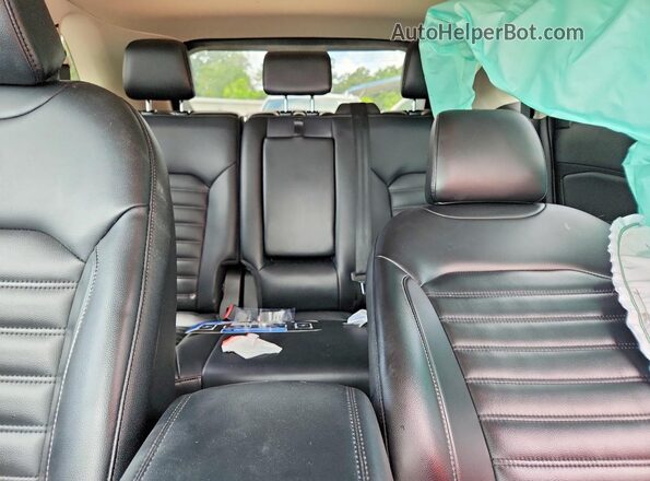 2FMPK4J92RBA50810 2024 FORD EDGE White Rear seats view
