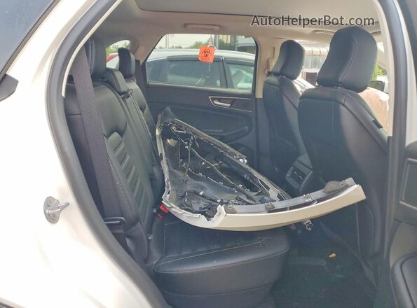 2FMPK4J93NBB09583 2022 FORD EDGE White Widok tylnych siedzeń