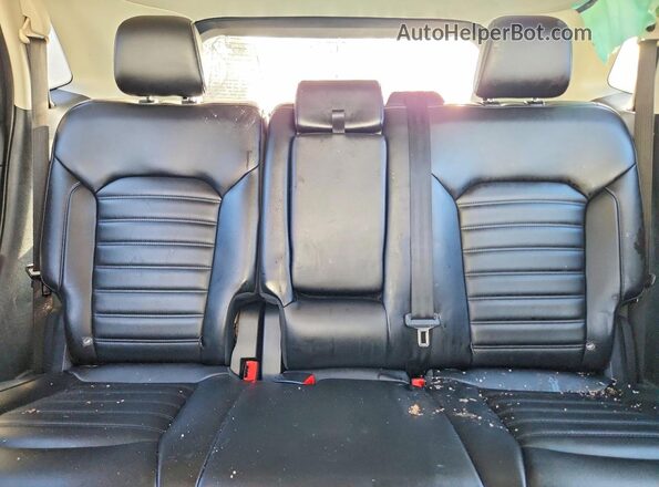 2FMPK4J95NBA39018 2022 FORD EDGE White Widok tylnych siedzeń