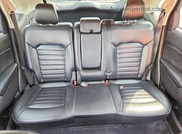 2FMPK4J98MBA18453 2021 FORD EDGE Red Rear seats view