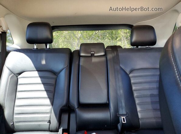 2FMPK4J9XHBC19082 2017 FORD EDGE Black Rear seats view