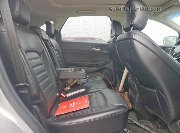 2FMPK4J9XJBC02949 2018 FORD EDGE Silver Widok wnętrza z tyłu