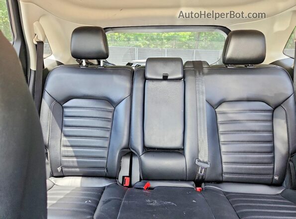 2FMPK4J9XKBC28436 2019 FORD EDGE Silver Rear seats view