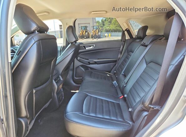 2FMPK4J9XLBB48085 2020 FORD EDGE Серебряный Вид задней части салона