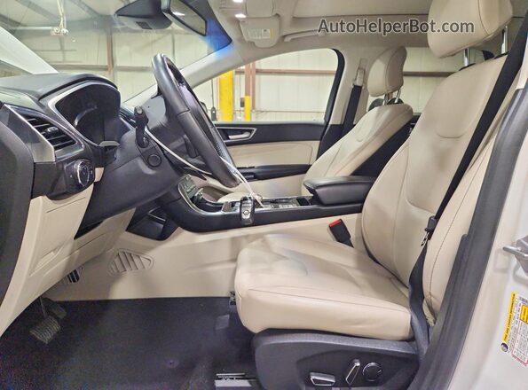 2FMPK4K92KBC14383 2019 FORD EDGE White Front interior view
