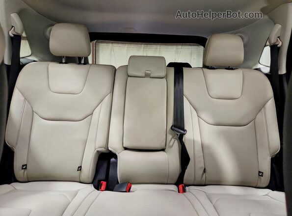 2FMPK4K92KBC14383 2019 FORD EDGE White Rear seats view