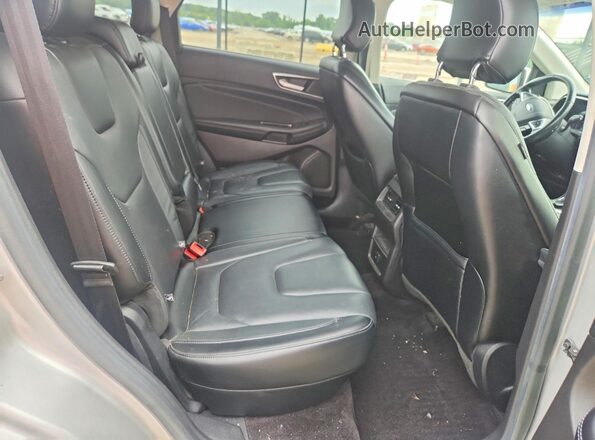 2FMPK4K97HBB11937 2017 FORD EDGE Silver Widok wnętrza z tyłu