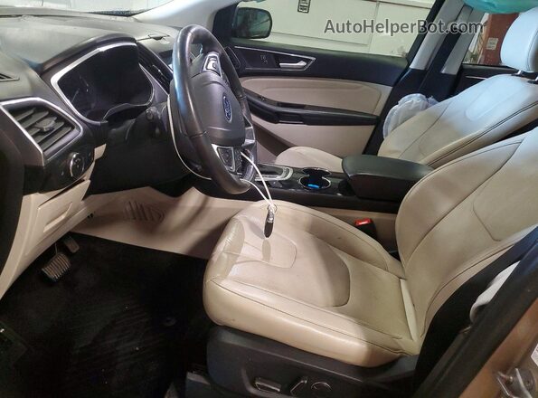 2FMPK4K9XHBB98944 2017 FORD EDGE Tan Vista interior delantera