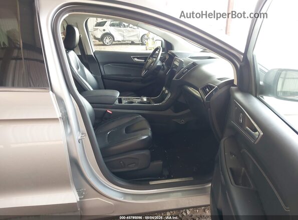 2FMPK4K9XNBA45444 2022 FORD EDGE Silver Vista interior delantera