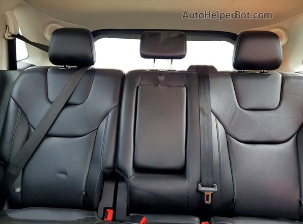 2FMPK4K9XNBA53026 2022 FORD EDGE Red Հետևի նստատեղերի տեսք