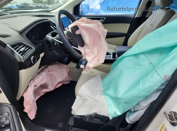 2FMPK4K9XRBA63156 2024 FORD EDGE White Front interior view