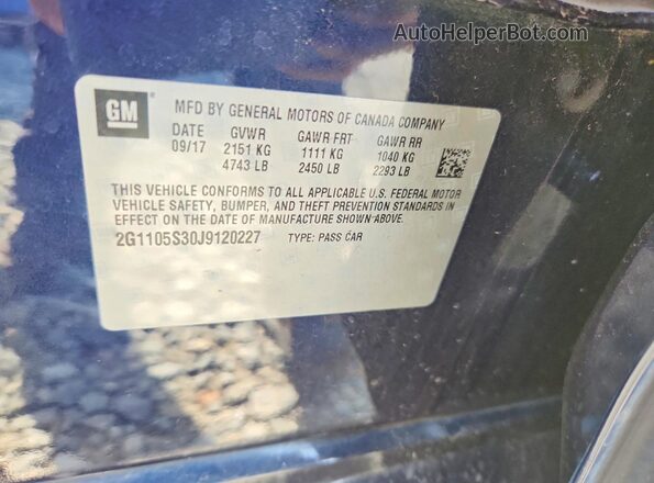 2G1105S30J9120227 2018 CHEVROLET IMPALA Blue Widok komory silnika