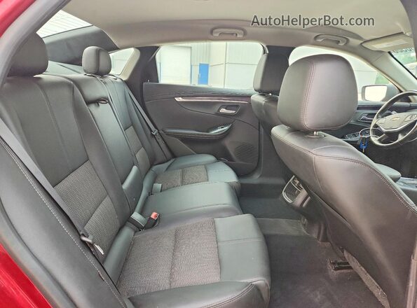 2G1105S31J9138980 2018 CHEVROLET IMPALA Red Widok tylnych siedzeń