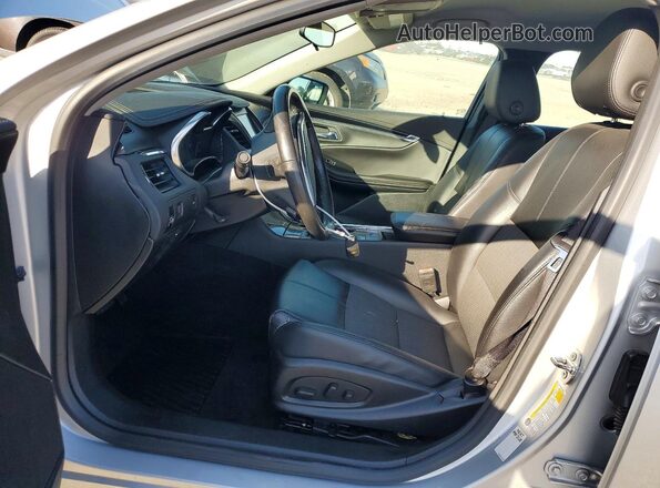 2G1105S35J9128811 2018 CHEVROLET IMPALA Silver Front interior view