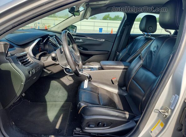 2G1105S35K9124243 2019 CHEVROLET IMPALA Silver Widok wnętrza z przodu