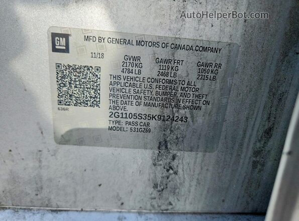 2G1105S35K9124243 2019 CHEVROLET IMPALA Silver Widok komory silnika