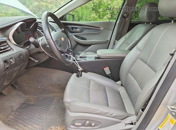 2G1105S36J9138991 2018 CHEVROLET IMPALA Silver Vista interior delantera