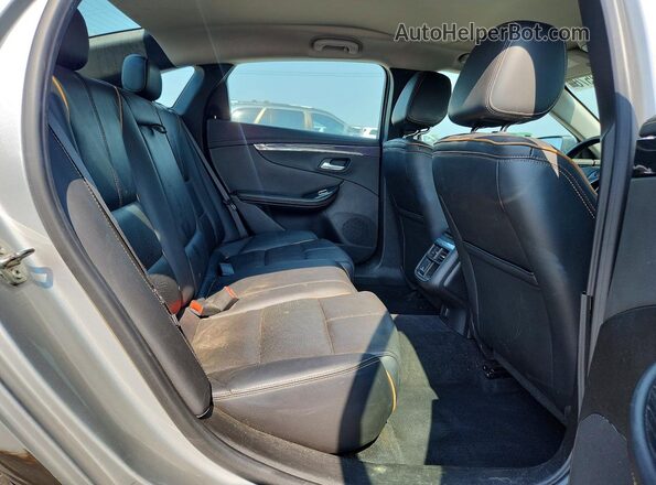 2G1105S39L9105308 2020 CHEVROLET IMPALA Silver Widok tylnych siedzeń