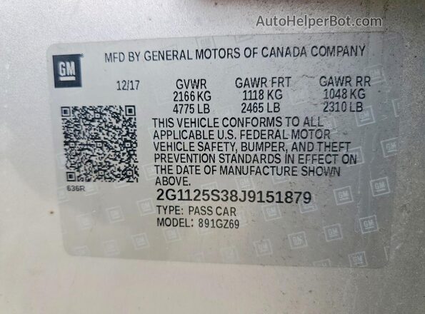2G1125S38J9151879 2018 CHEVROLET IMPALA Silver Widok komory silnika