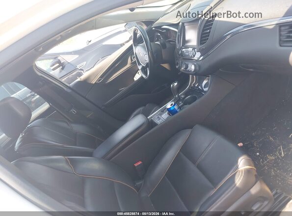 2G1145S31H9182735 2017 CHEVROLET IMPALA White Widok wnętrza z przodu