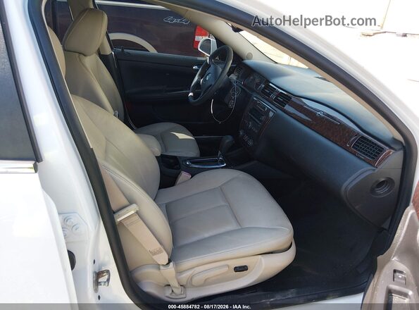 2G1WC5E3XG1125063 2016 CHEVROLET IMPALA Белый Вид салона спереди