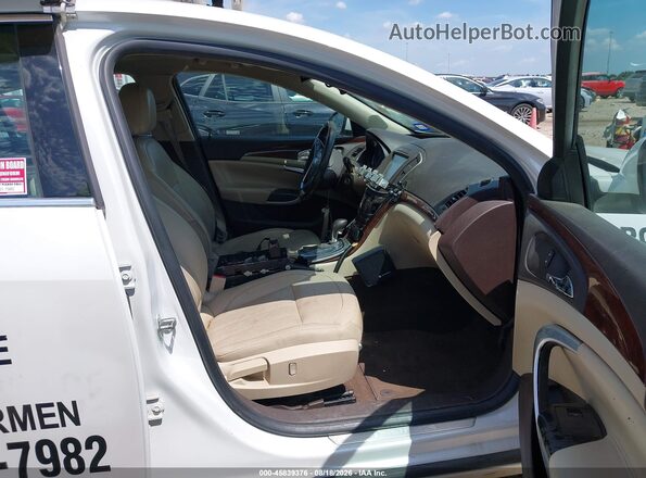 2G4GK5EX6G9197909 2016 BUICK REGAL White Вид салону спереду