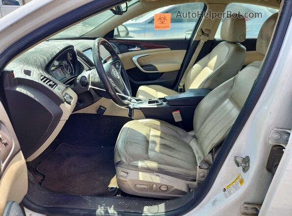 2G4GS5GX7G9108619 2016 BUICK REGAL Белый Вид салона спереди