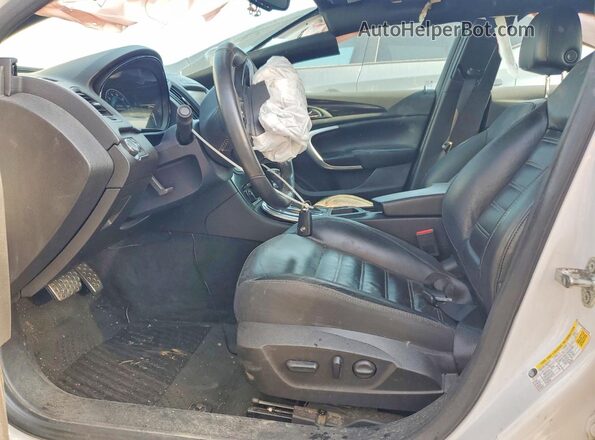 2G4GU5GX8H9110729 2017 BUICK REGAL White Front interior view
