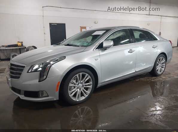 2G61M5S37K9117907 2019 CADILLAC XTS Silver Vista tres cuartos delantera izquierda
