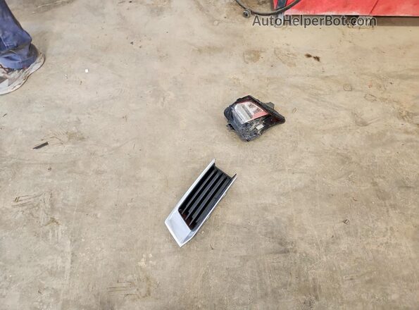 2G61P5S31K9100978 2019 CADILLAC XTS Gray Widok komory silnika