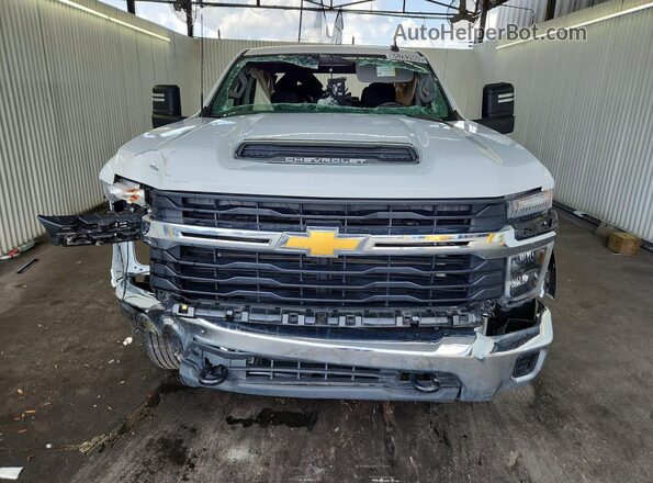 2GC1KNE73T1160089 2026 CHEVROLET SILVERADO White Вид спереду