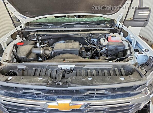 2GC1KNE73T1160089 2026 CHEVROLET SILVERADO White Вид задньої частини салону