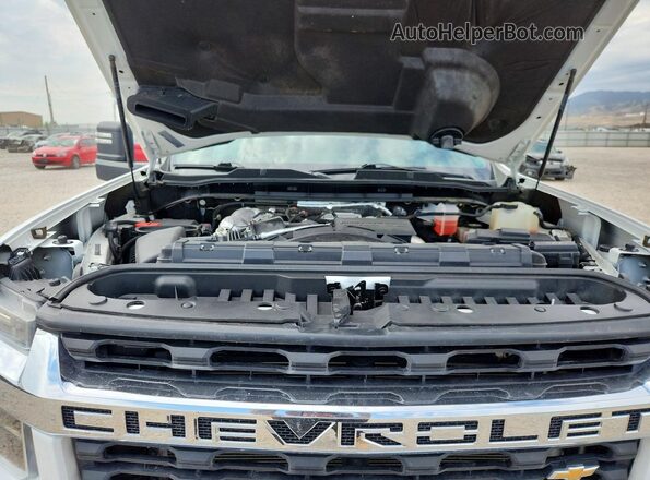 2GC1YNEY9N1246338 2022 CHEVROLET SILVERADO White Widok wnętrza z tyłu
