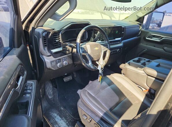 2GC1YPEY7R1146191 2024 CHEVROLET SILVERADO Черный Вид панели приборов