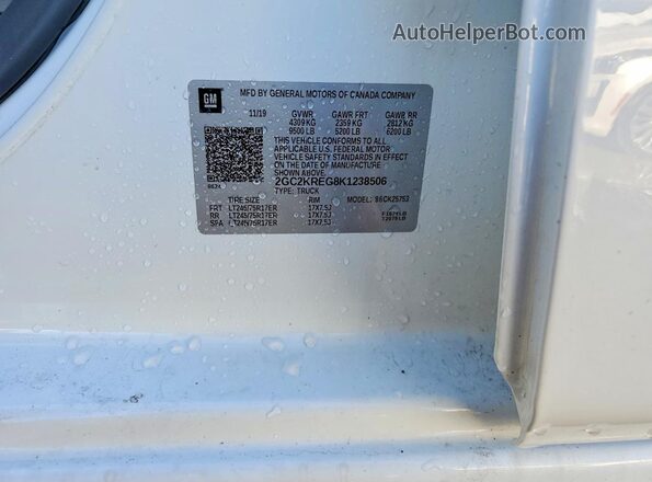 2GC2KREG8K1238506 2019 CHEVROLET SILVERADO White Vista del compartimento del motor